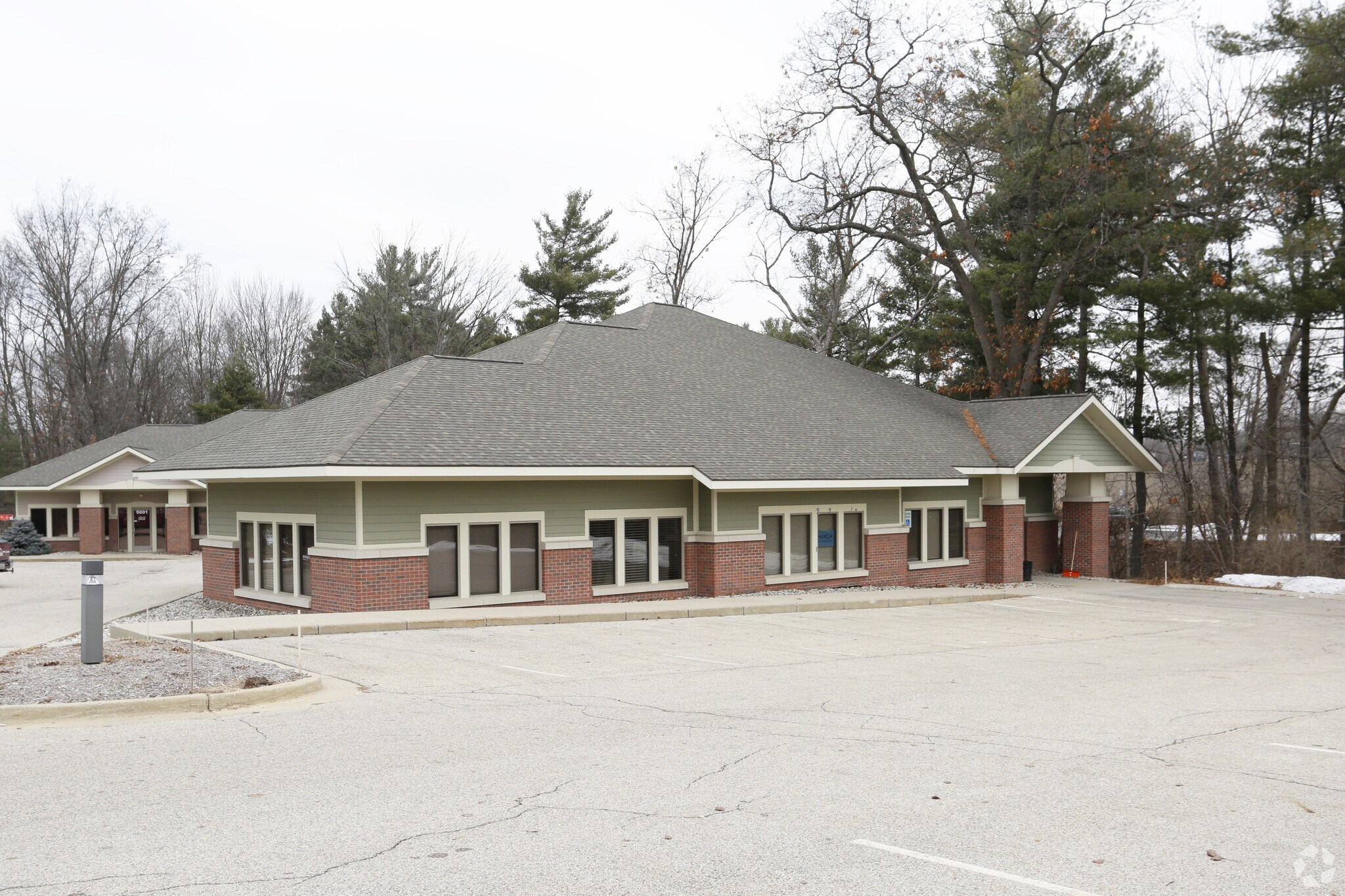 5005 Plainfield Ave NE, Grand Rapids, MI for sale Primary Photo- Image 1 of 1