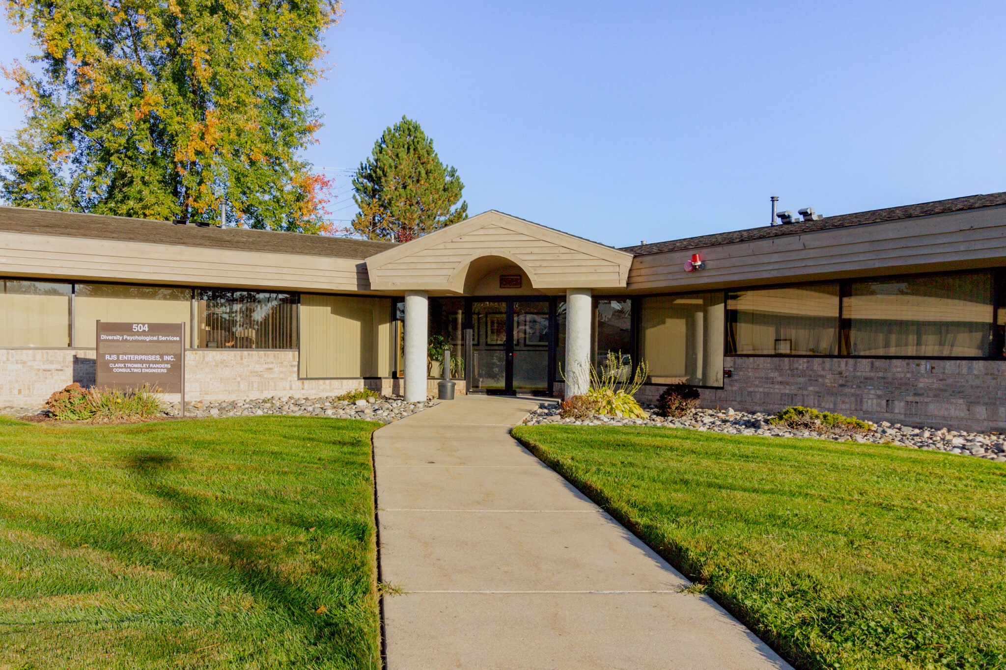 504 S Creyts Rd, Lansing, MI for lease Building Photo- Image 1 of 4