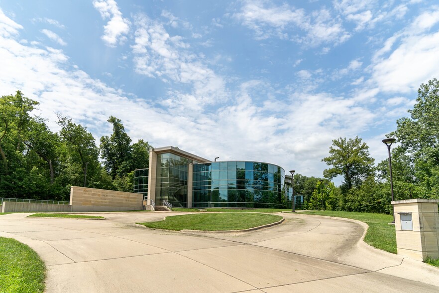 1 Peregrine Way, Cedar Falls, IA for sale - Building Photo - Image 1 of 79