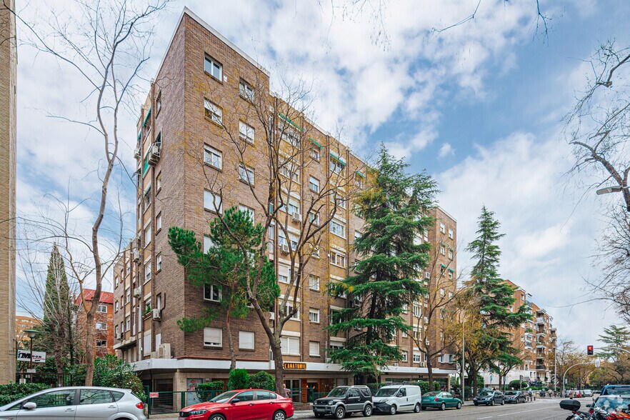 Coworking Space in Madrid, Madrid for lease - Primary Photo - Image 1 of 2