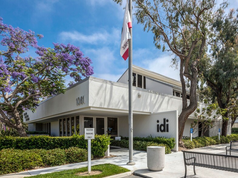 1071 Camelback St, Newport Beach, CA for lease - Primary Photo - Image 1 of 6