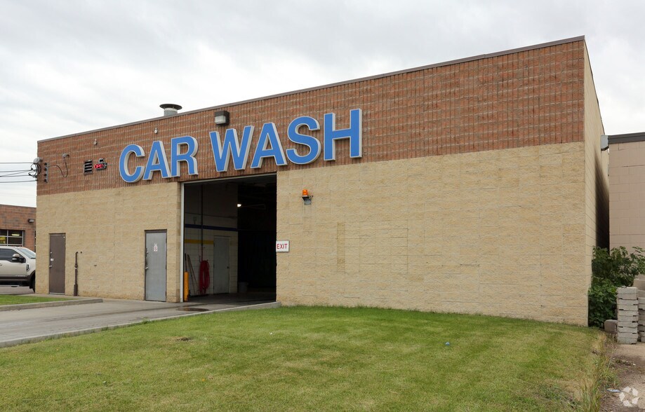 9919 69th Ave NW, Edmonton, AB for sale - Building Photo - Image 2 of 2