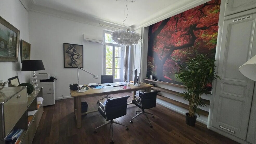 Office in Toulon for lease - Building Photo - Image 1 of 7