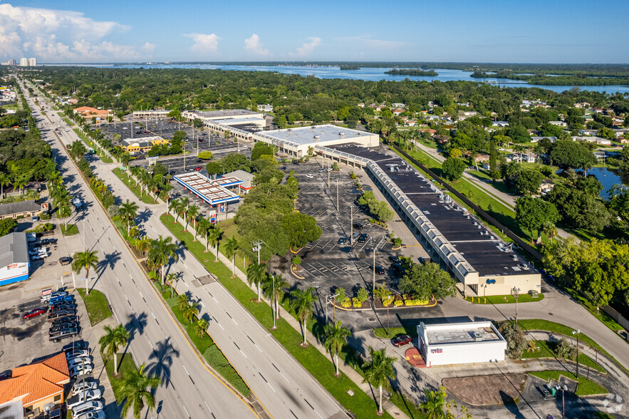 4901 Palm Beach Blvd, Fort Myers, FL for lease - Aerial - Image 2 of 21