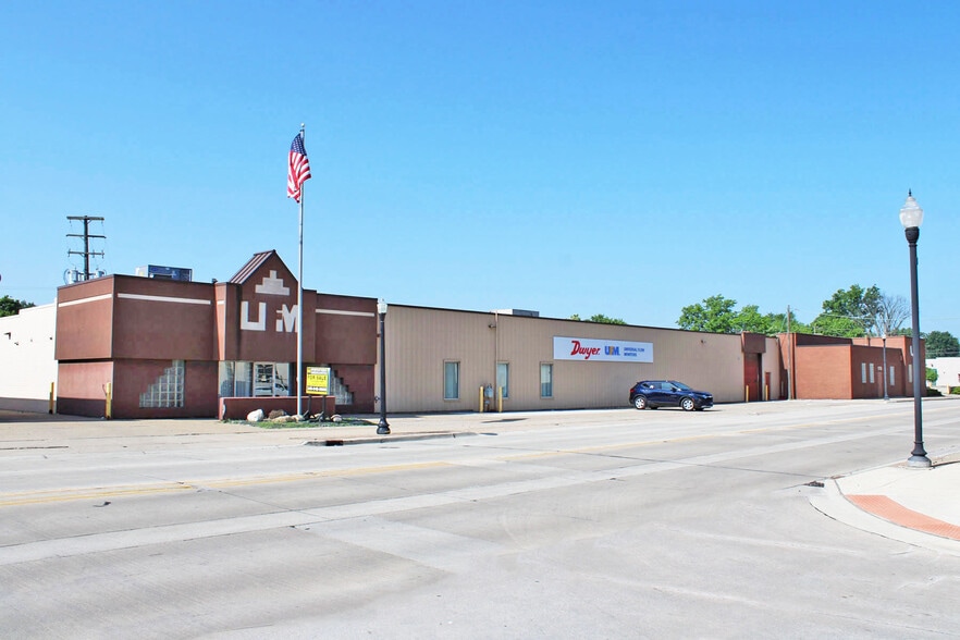 1796 E 9 Mile Rd, Hazel Park, MI for lease - Primary Photo - Image 1 of 1