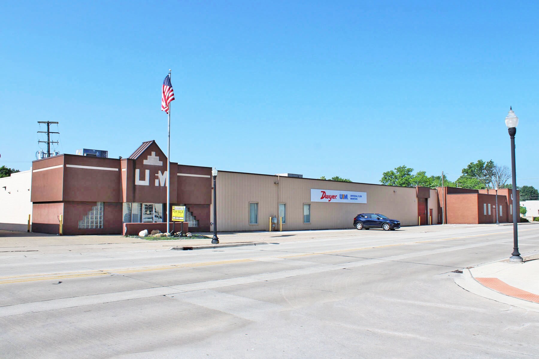 1796 E 9 Mile Rd, Hazel Park, MI for lease Primary Photo- Image 1 of 2