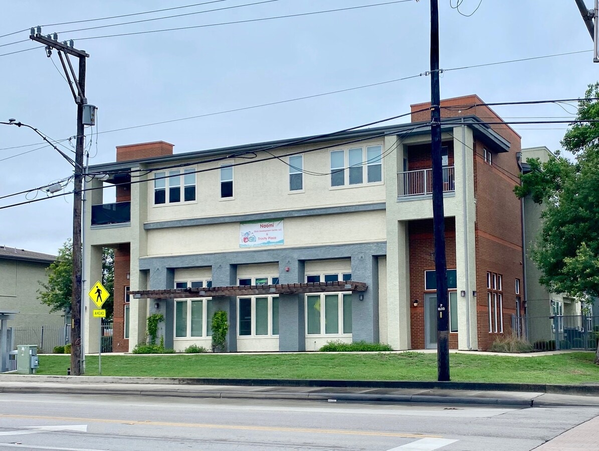 2003 S Zarzamora St, San Antonio, TX 78207