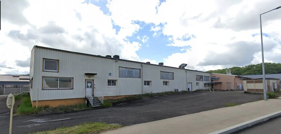 Flex in Chalezeule for lease - Building Photo - Image 2 of 5