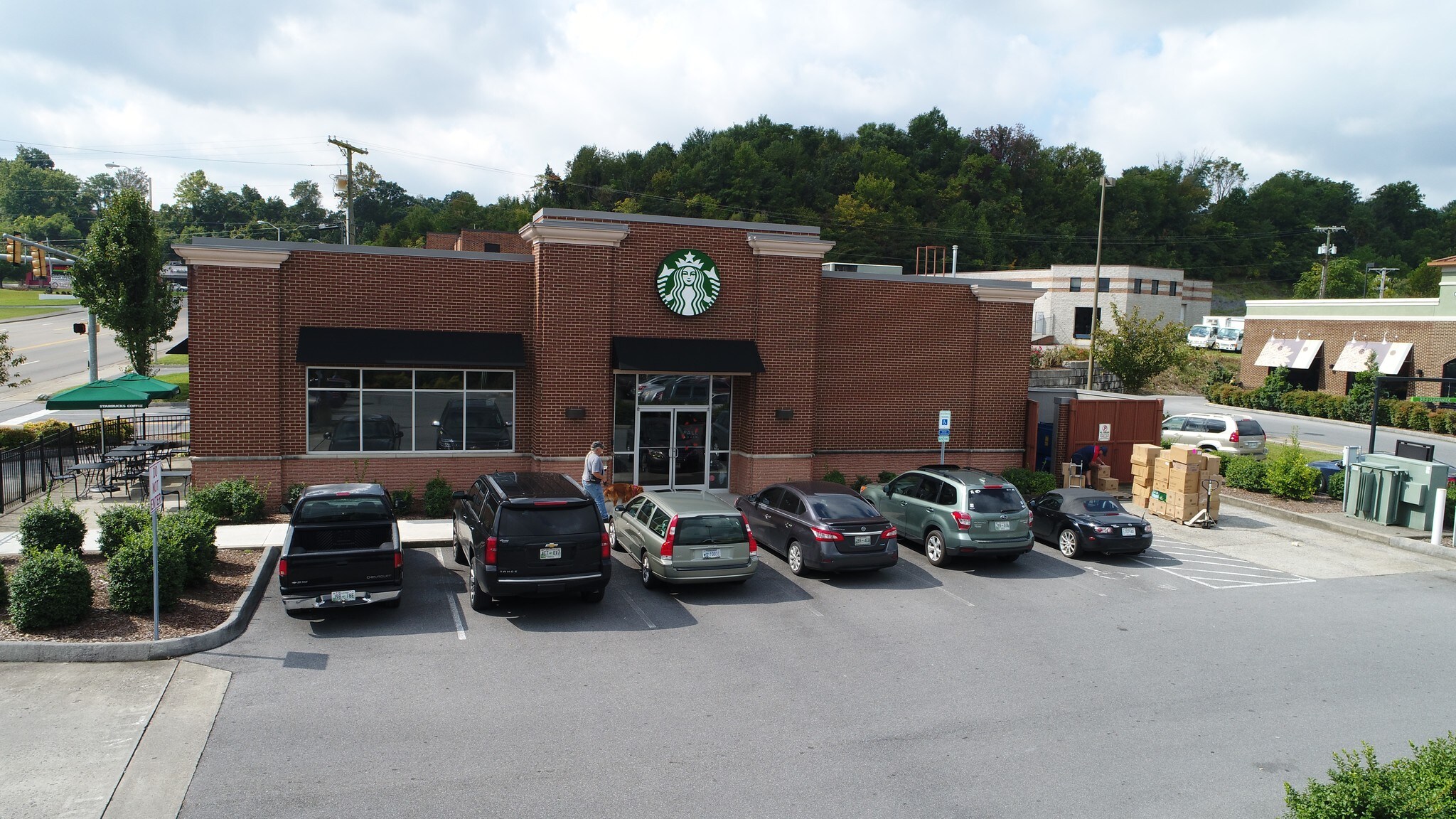 1860 N Eastman Rd, Kingsport, TN for sale Building Photo- Image 1 of 1