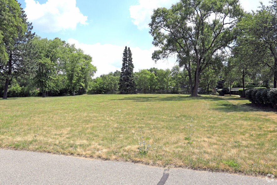 2871-2887 John R Rd, Rochester, MI for sale - Building Photo - Image 3 of 5