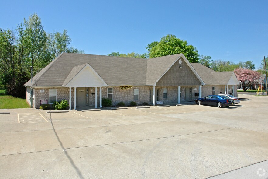 199 W Enon Springs Rd, Smyrna, TN 37167 Office for Lease