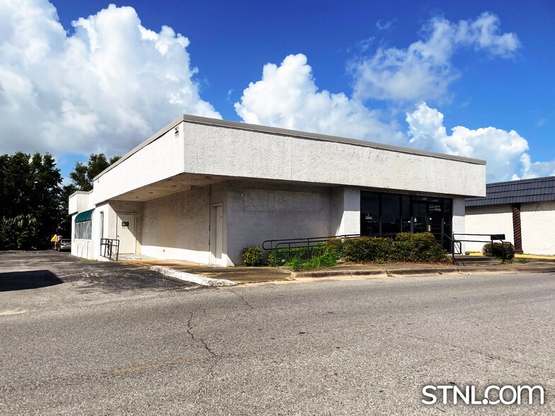 5042 Bayou Blvd, Pensacola, FL for lease - Building Photo - Image 1 of 12