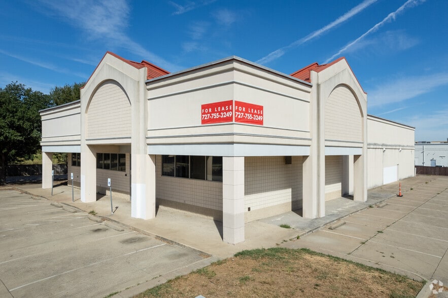1811 E Arkansas Ln, Arlington, TX for sale - Building Photo - Image 3 of 15