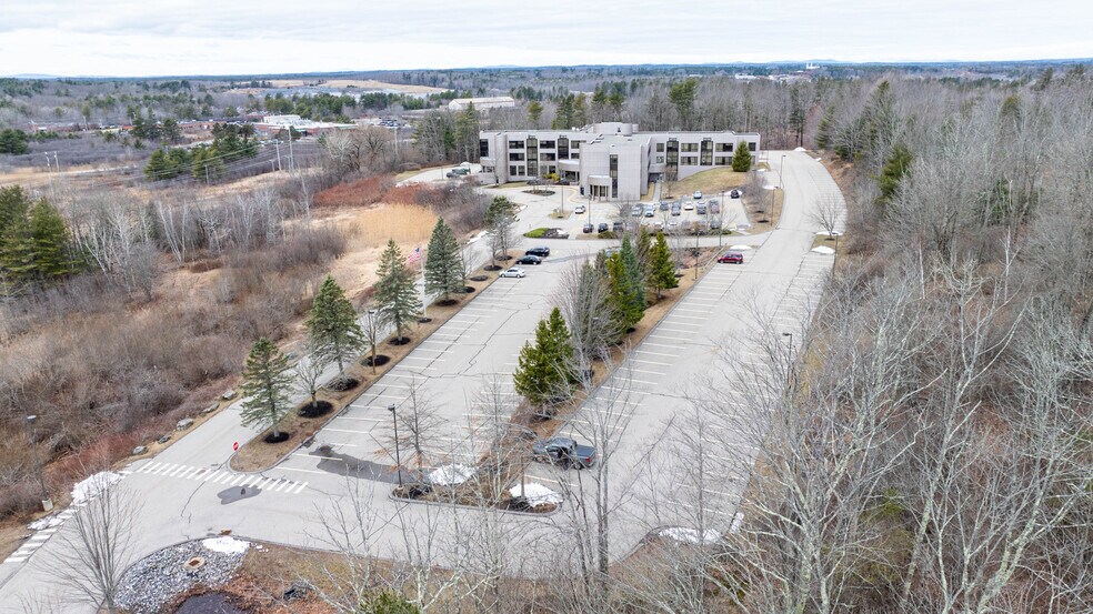 175 Running Hill Rd, South Portland, ME for lease - Building Photo - Image 2 of 8