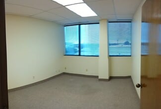 2000 N Central Expy, Plano, TX for lease Interior Photo- Image 2 of 3