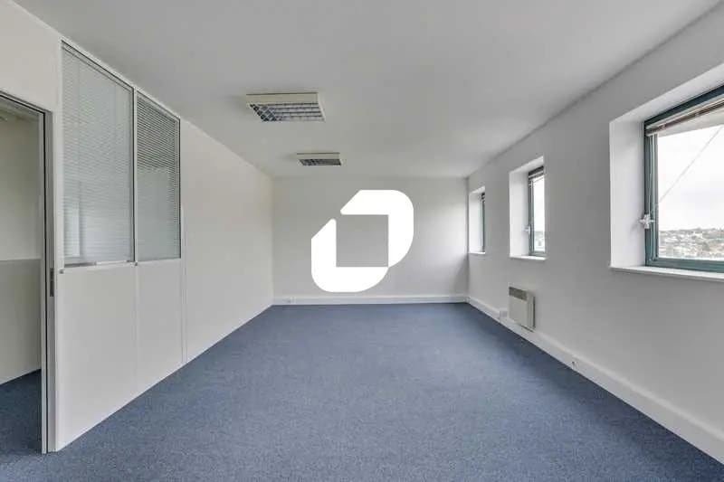 5 Boulevard Du Maréchal Joffre, Bourg-la-Reine for lease - Interior Photo - Image 2 of 13