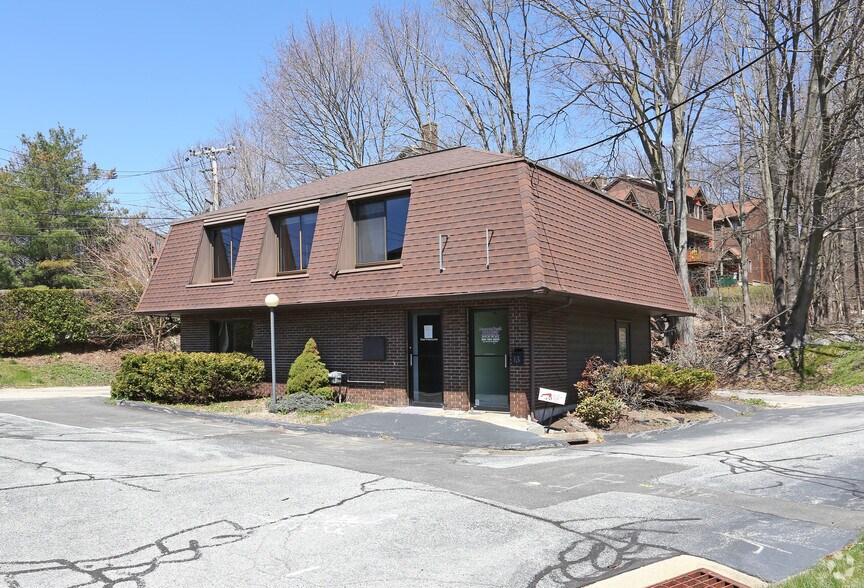 211 W Town St, Norwich, CT for sale - Primary Photo - Image 1 of 1