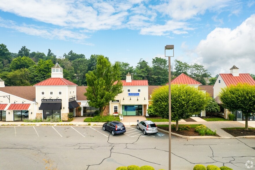 333-345 W Main St, Leola, PA for sale - Building Photo - Image 2 of 6