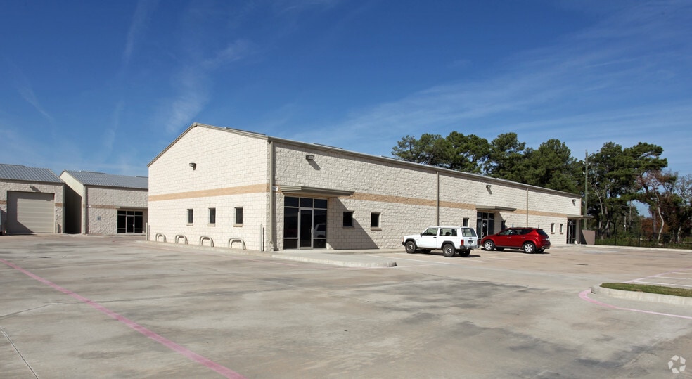 702 S Persimmon St, Tomball, TX for sale - Primary Photo - Image 1 of 1