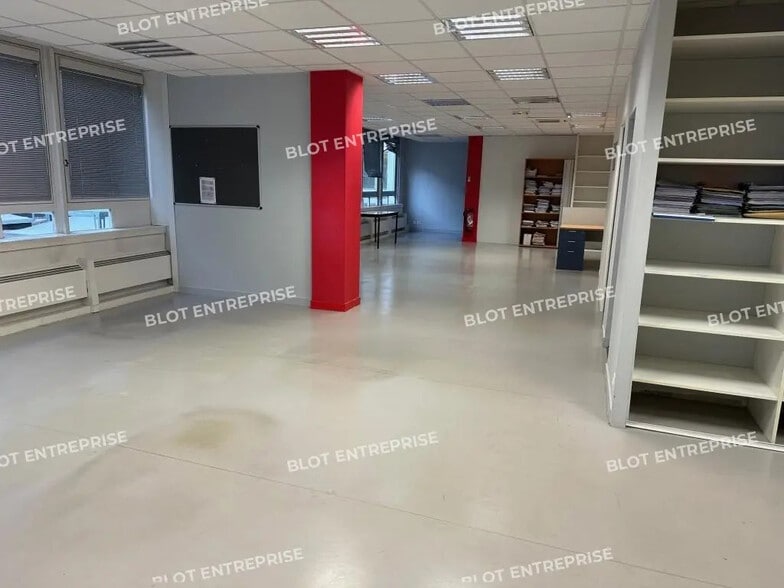 Office in Rennes for lease - Interior Photo - Image 1 of 3