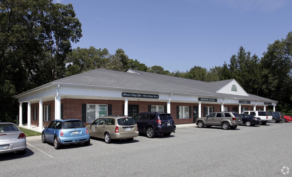 2364 Diamond Hill Rd, Cumberland, RI for sale - Primary Photo - Image 1 of 1