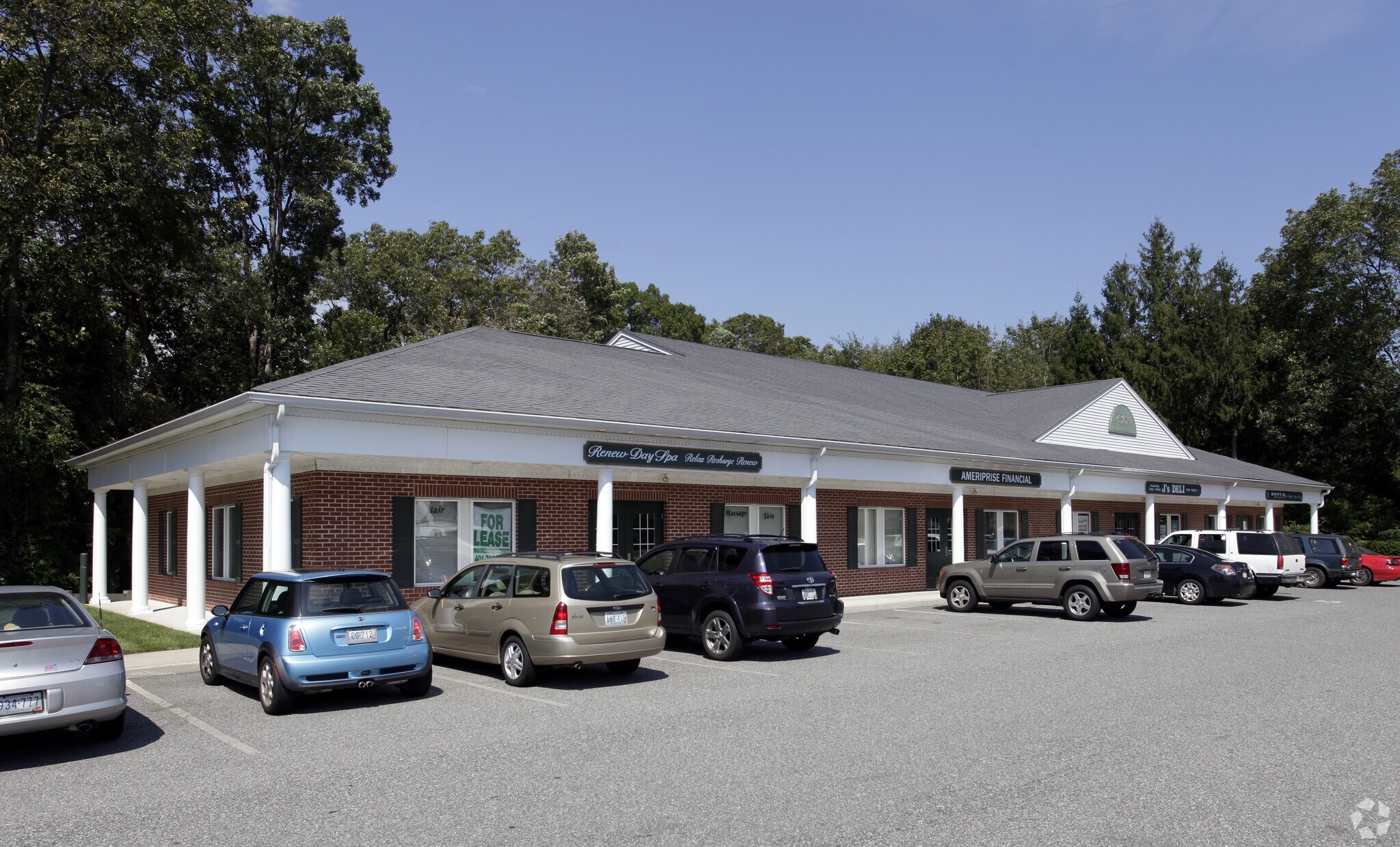 2364 Diamond Hill Rd, Cumberland, RI for sale Primary Photo- Image 1 of 1