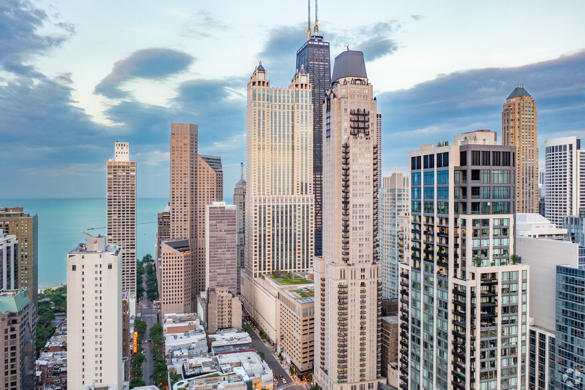 900 N Rush St, Chicago, IL for lease Building Photo- Image 1 of 3