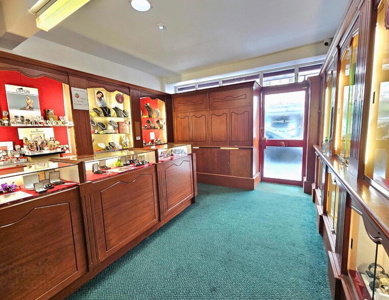 9 Hill St, Newry for sale - Interior Photo - Image 2 of 2