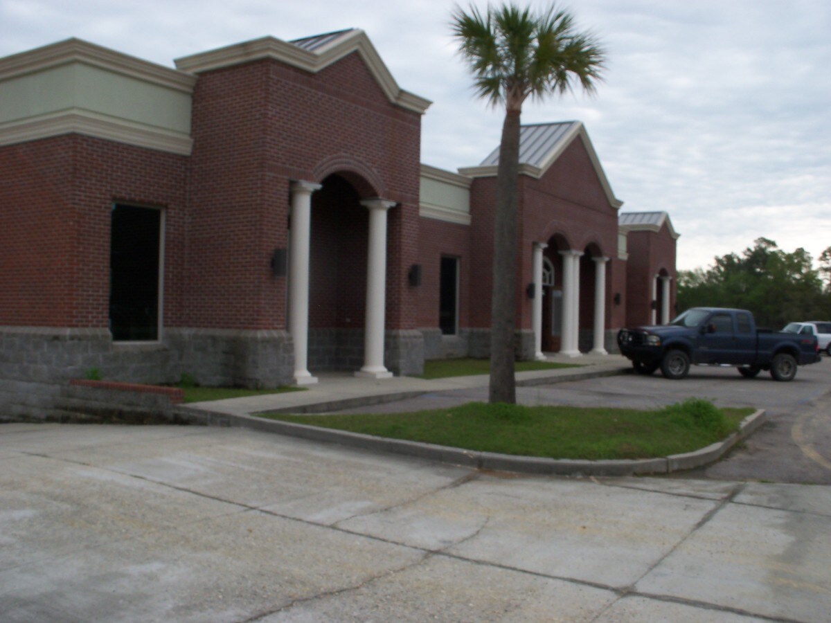 13157 Shriners Blvd, Biloxi, MS 39532