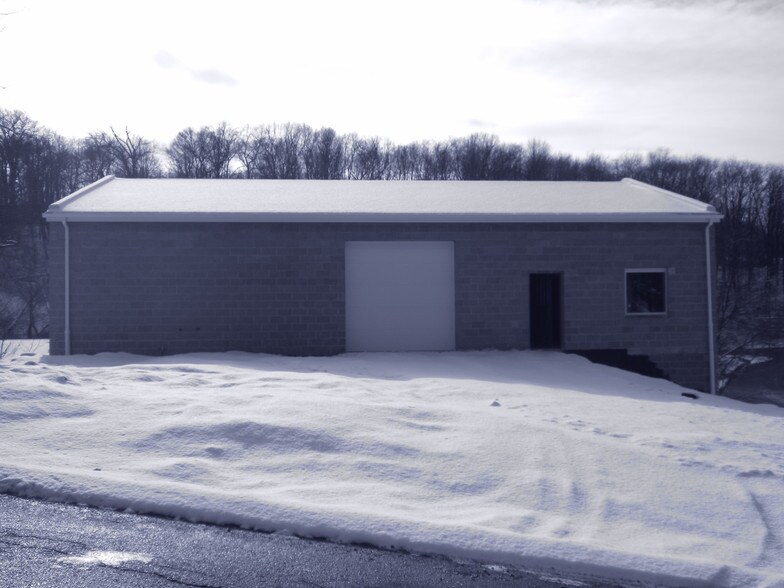 6 McIntyre Rd, Gibsonia, PA 15044