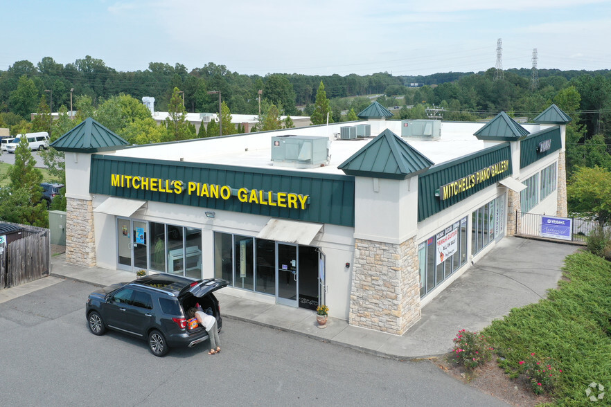 1530 Hanes Mall Blvd, Winston-Salem, NC for lease - Building Photo - Image 3 of 7