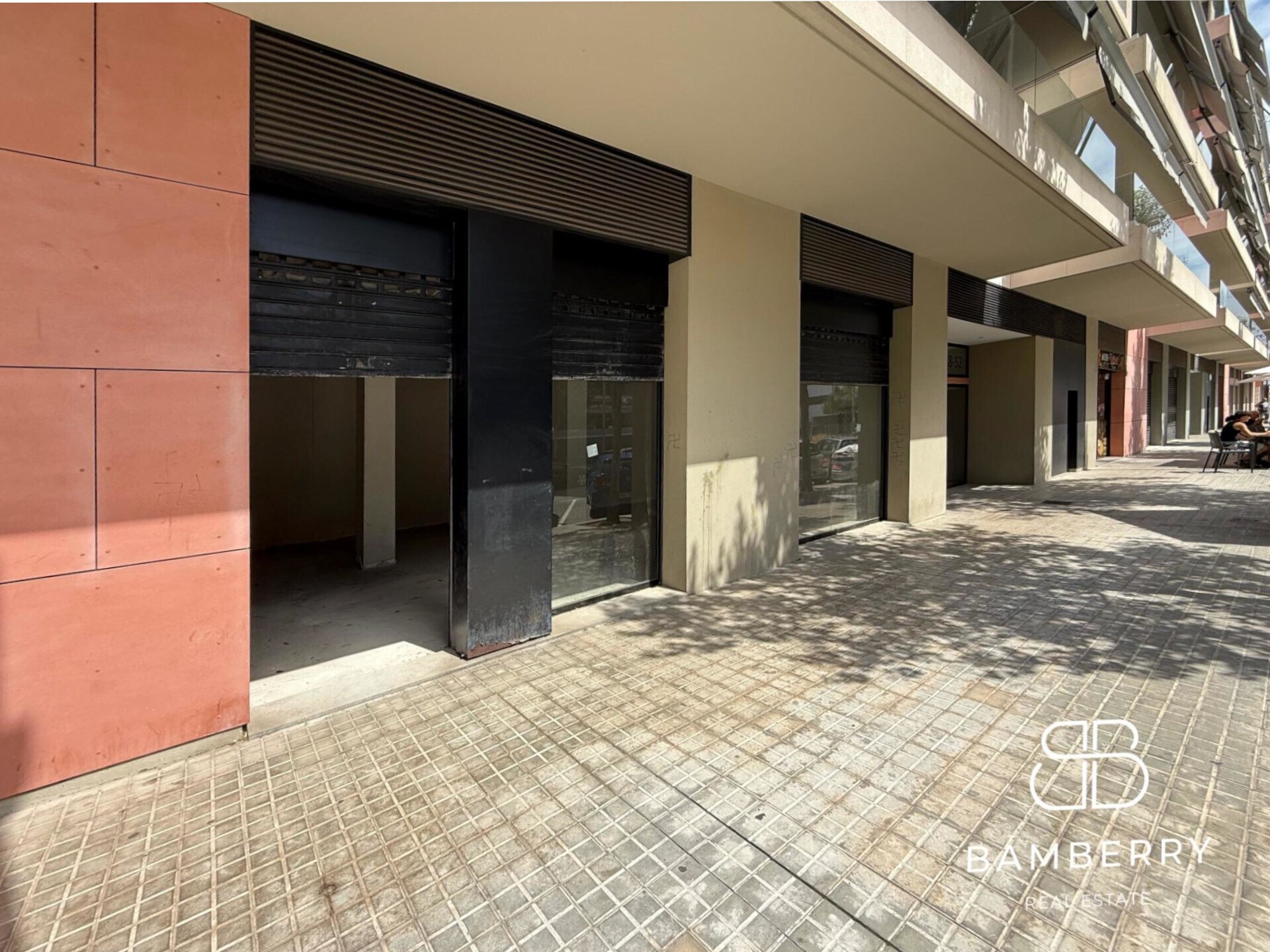 Retail in Badalona, Barcelona for lease Interior Photo- Image 1 of 15