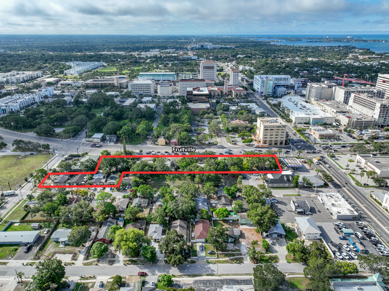 2015-2023 Fruitville Rd, Sarasota, FL for sale - Building Photo - Image 2 of 14