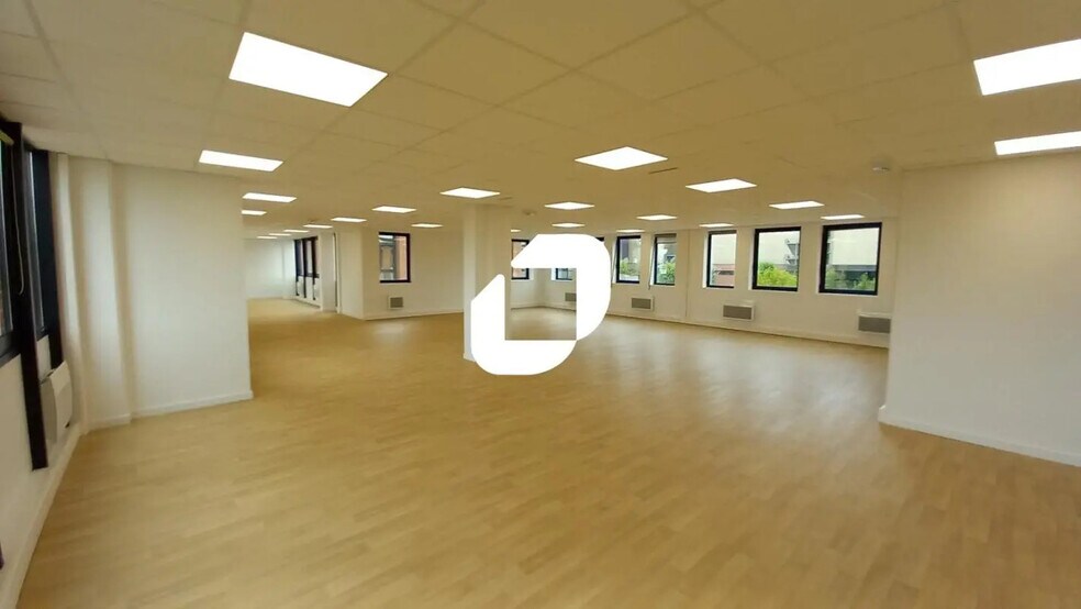 Office in VILLENEUVE-D'ASCQ for lease - Building Photo - Image 2 of 8