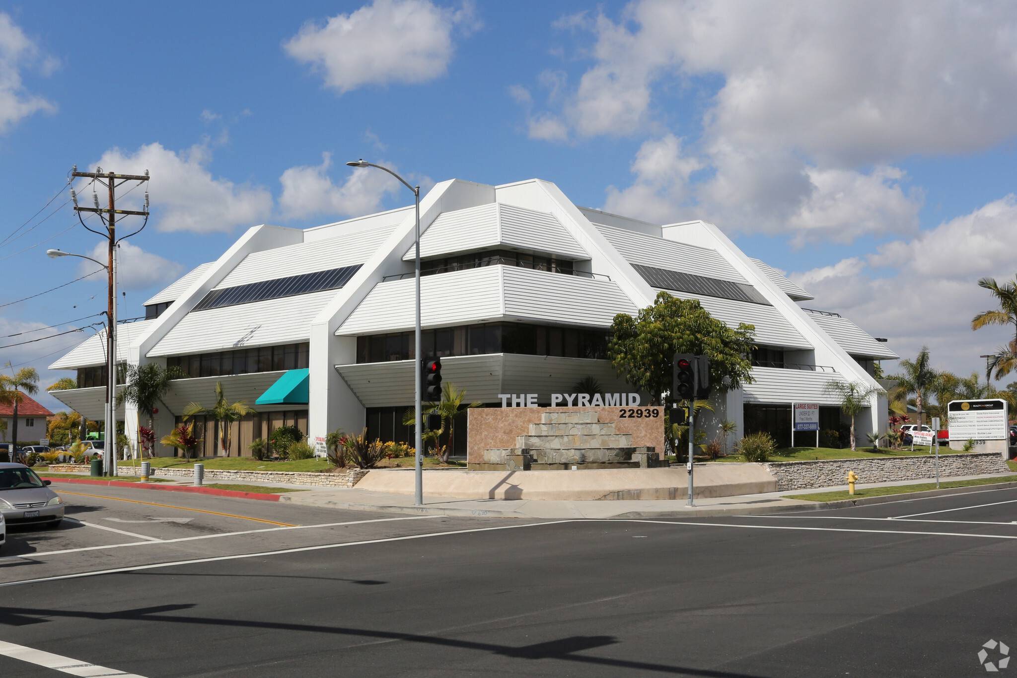 22939 Hawthorne Blvd, Torrance, CA for lease Building Photo- Image 1 of 18