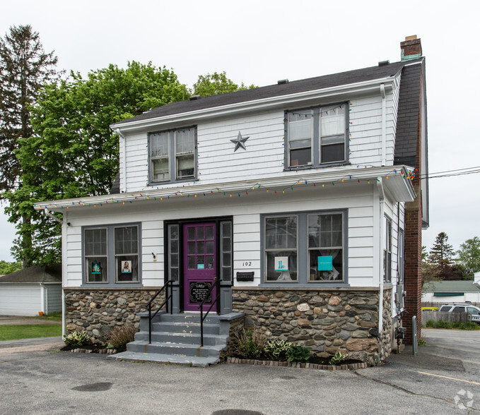 102 W Main Rd, Middletown, RI for sale - Primary Photo - Image 1 of 1