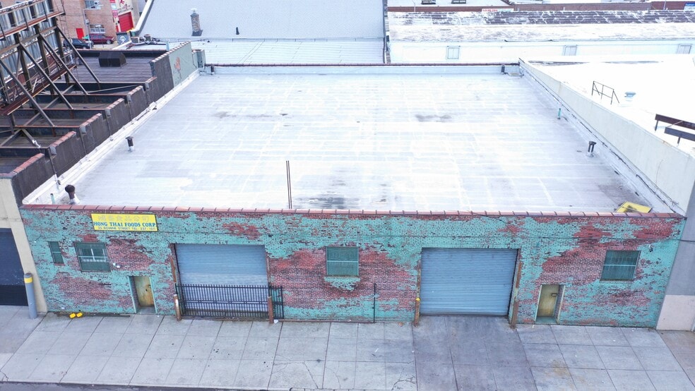 35 Bowne St, Brooklyn, NY for lease - Building Photo - Image 3 of 22