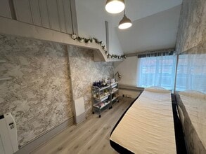 6 High St, Kings Langley for lease Interior Photo- Image 2 of 3