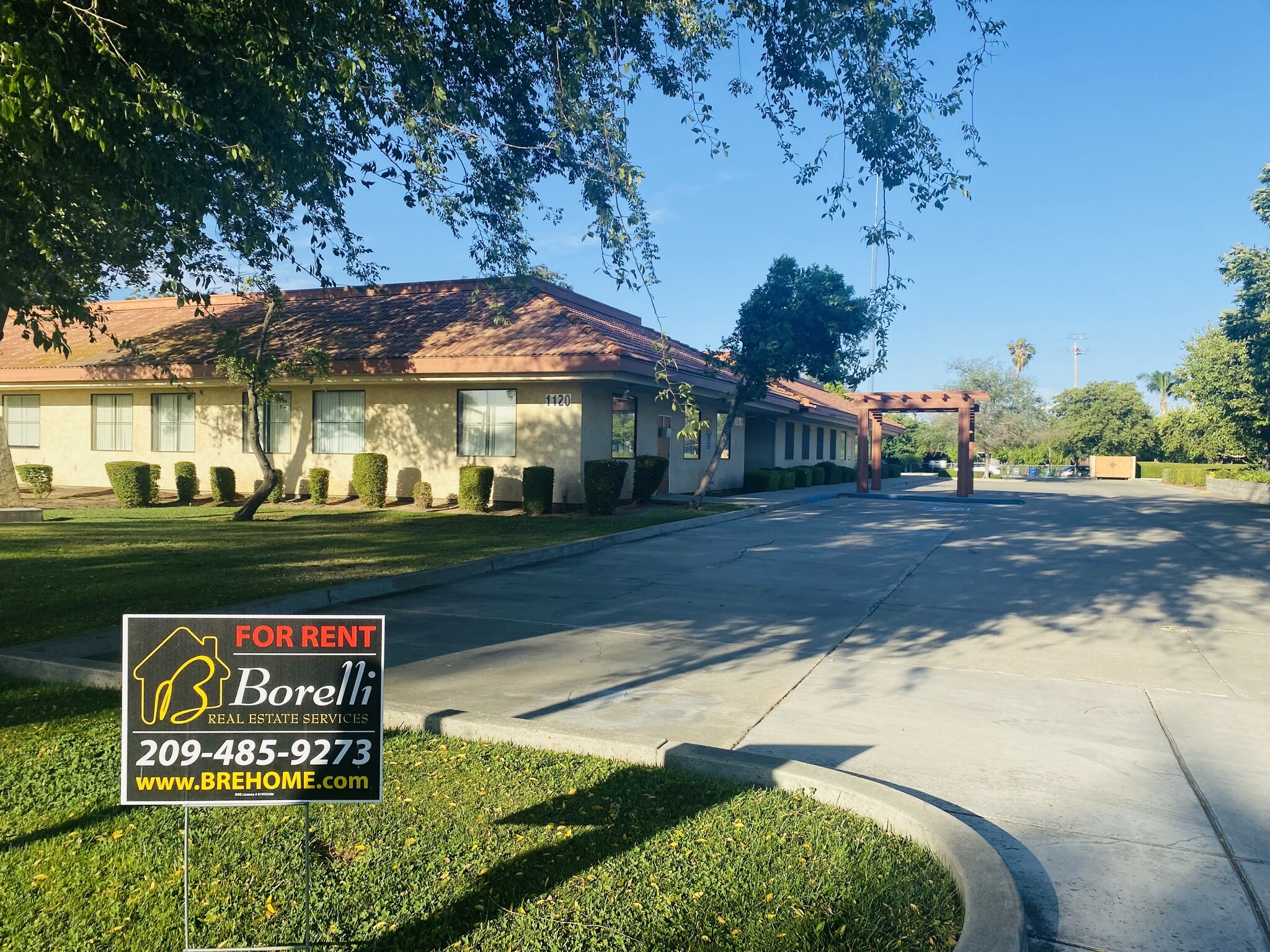 1120 W I St, Los Banos, CA for lease Building Photo- Image 1 of 13