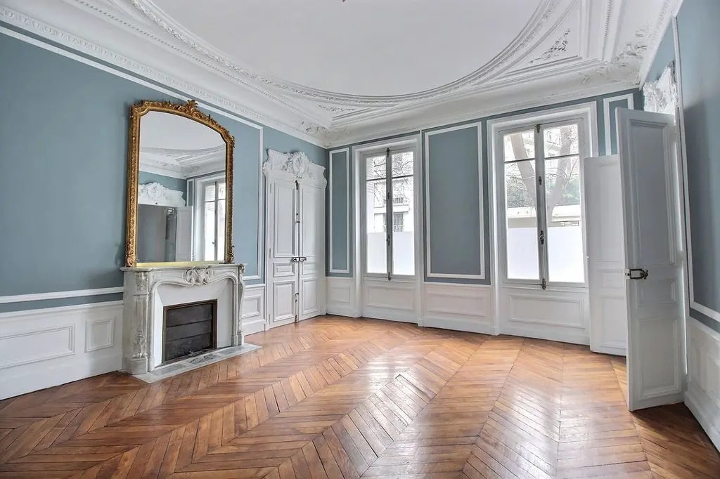 Office in Paris for lease Interior Photo- Image 1 of 10