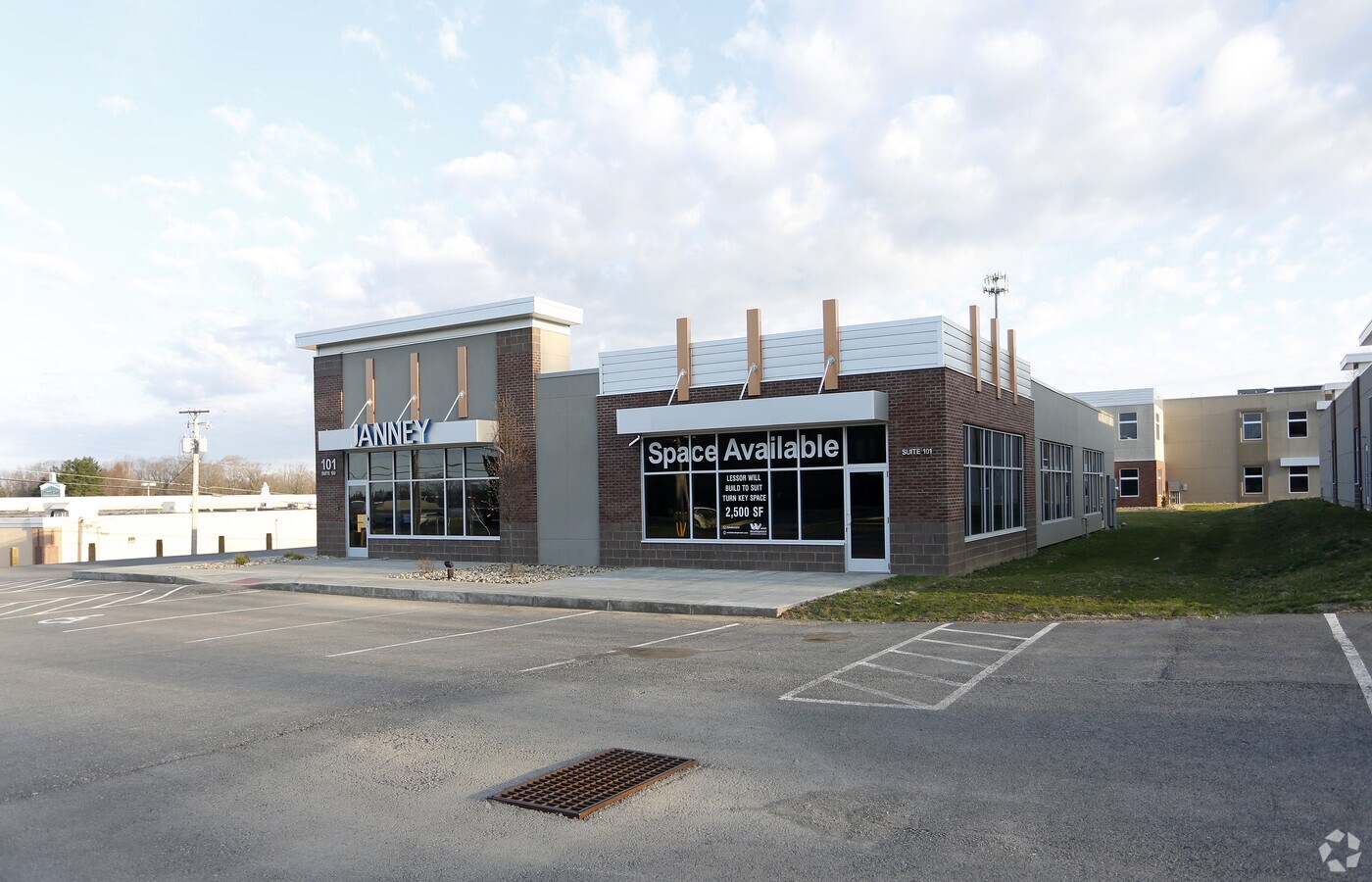 101 Nesbitt Rd, New Castle, PA 16105