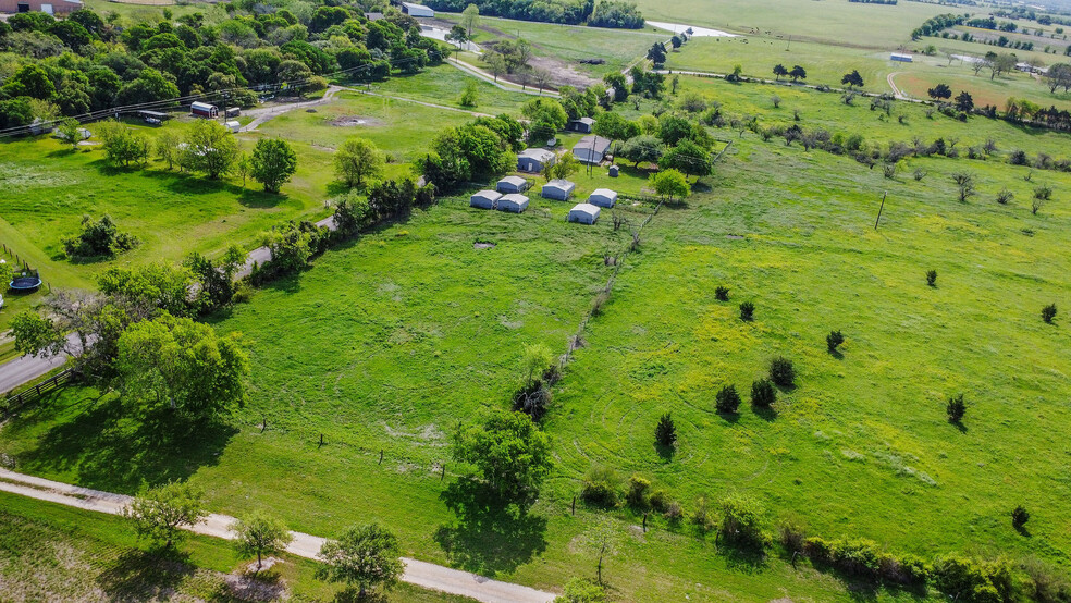 156 Hohenwalde School Rd, Brenham, TX for sale - Primary Photo - Image 1 of 19