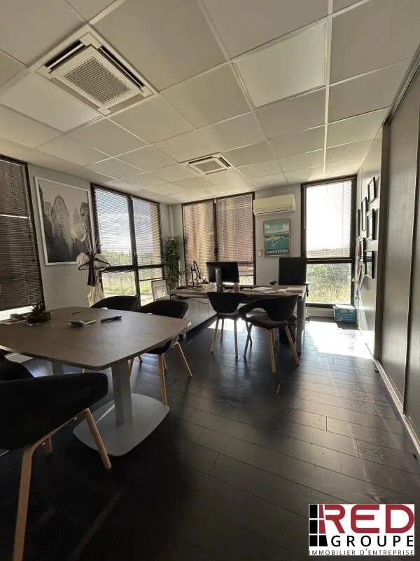 Office in Aix-en-Provence for lease Building Photo- Image 1 of 9