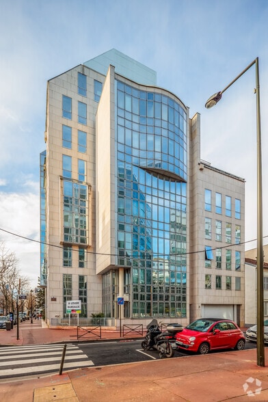 38 Rue Jacques Ibert, Levallois-Perret for lease - Building Photo - Image 3 of 4