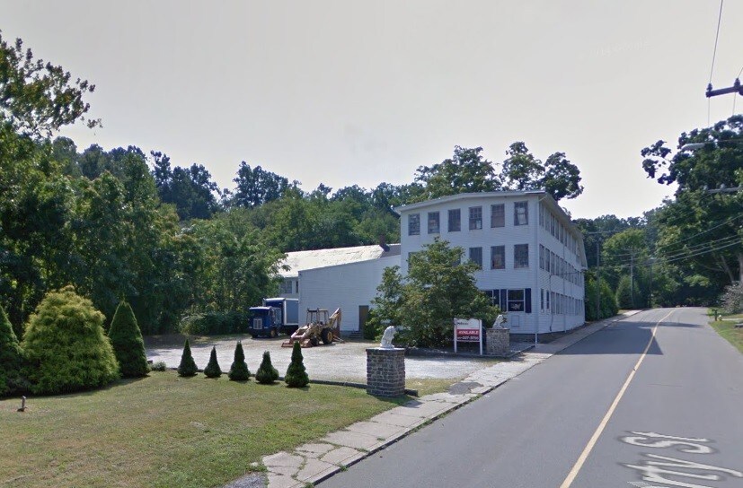 33 Liberty St, Chester, CT 06412