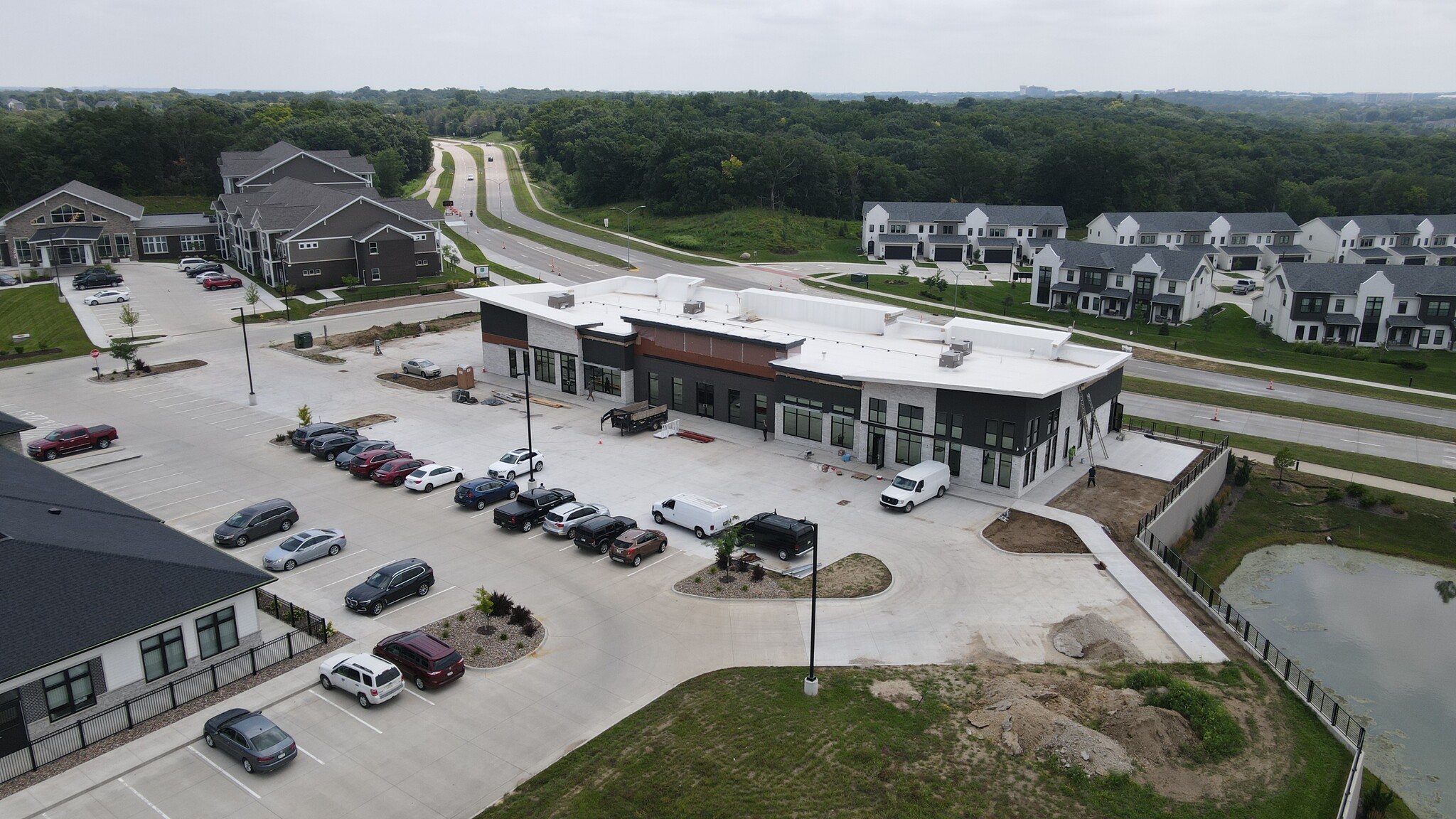 14111 Douglas Pkwy, Urbandale, IA for lease Building Photo- Image 1 of 13