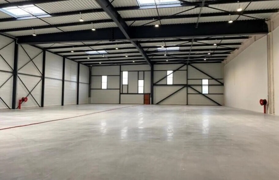 Flex in SAINT-OUEN-L'AUMONE for lease - Building Photo - Image 3 of 11