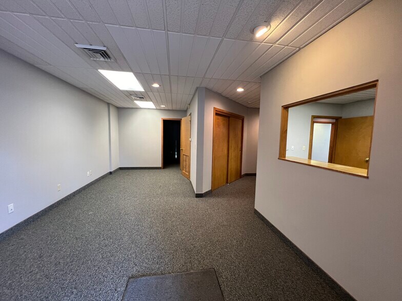 104 Moody St, Ludlow, MA for lease - Building Photo - Image 2 of 9