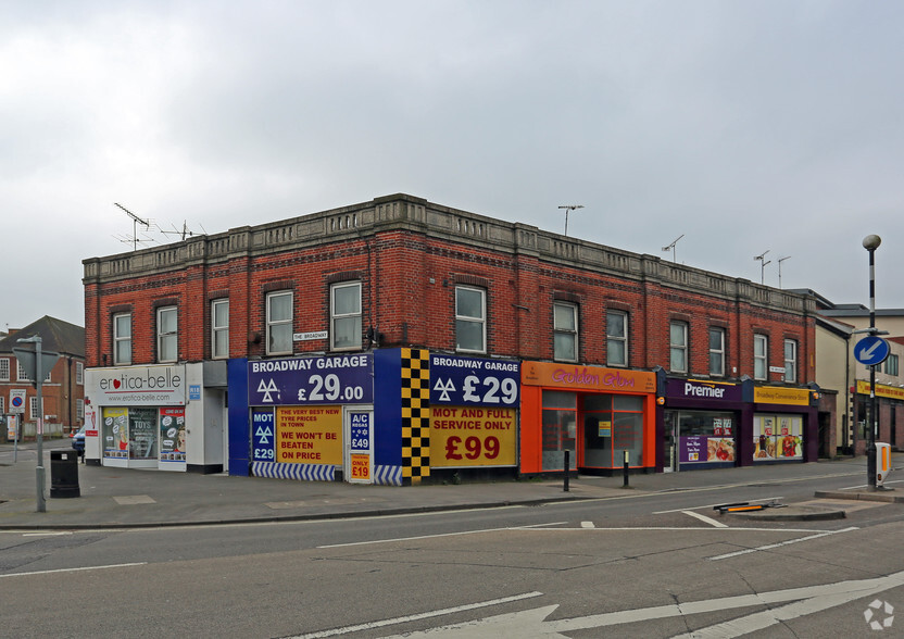 2-3 The Broadway, Andover for sale - Primary Photo - Image 1 of 2