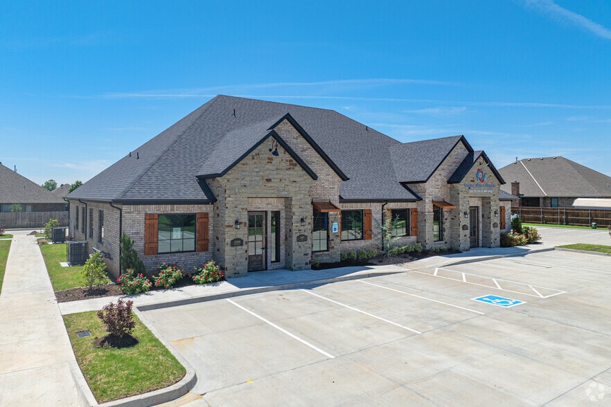 13709 S Santa Fe Ave, Oklahoma City, OK for sale - Building Photo - Image 1 of 13